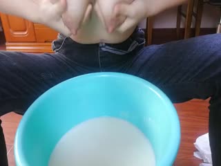 好多奶水想吃嗎